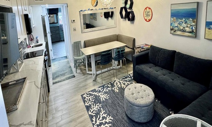Cape May Condo | Renovated 1-bedroom condo in Cape May with AC, pool, 1 min walk to beach!