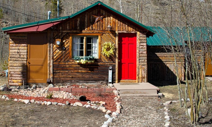 Grand Lake Cabin | Renovated 1940's Cabin Located in a Peaceful Grand Lake Village Location