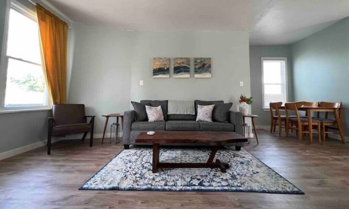 Bay View House | Renovated 2-bed flat w/patio in heart of Bay View
