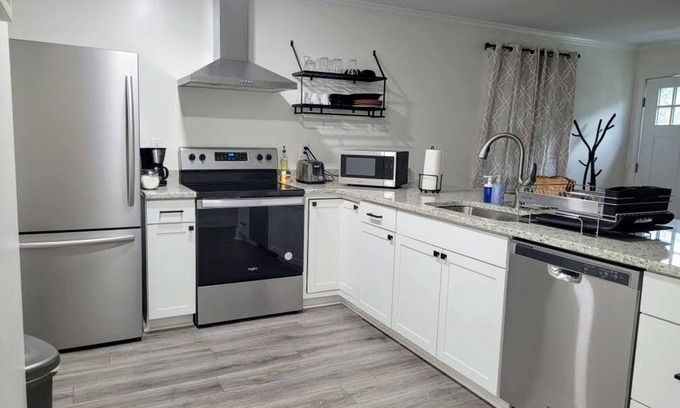 Durham Apartment | Renovated 2 Bed Walltown Home Walk to Duke B