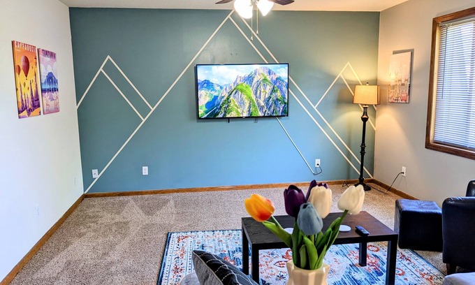 Pottawattamie County Apartment | Renovated 2-bedroom unit minutes to downtown Omaha