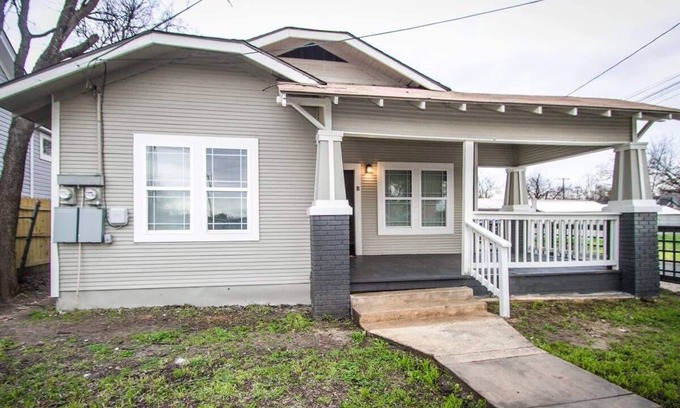 Near East Side House | Renovated 2BR Near Downtown SA