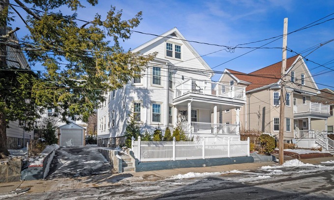 Roslindale House | Renovated 2nd-Floor Home |