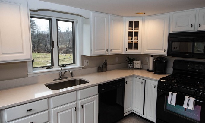 Belmont House | Renovated 3 Bedroom 2 Bath Home Close to Okemo Resort, Golf, Lakes Restaurants