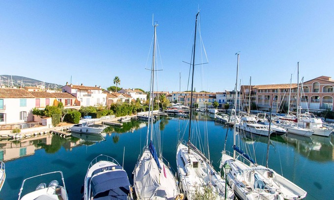 Port Grimaud Apartment | Renovated 3-room apartment with wide balcony Port Grimaud - WIFI, A/C