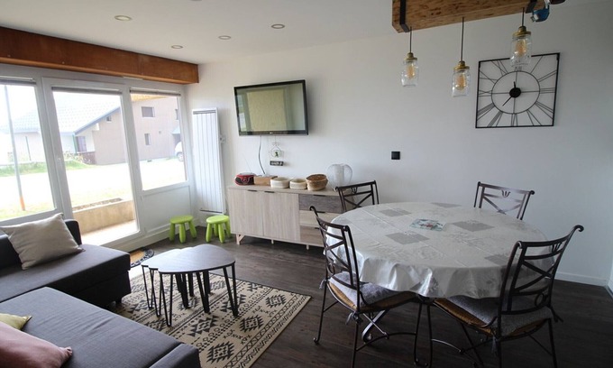 Auris Apartment | Renovated 3-room apartment, sleeps 6, 150m from the slopes - Auris en Oisans