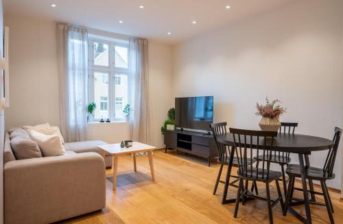 Sandviken Apartment | Renovated 3 room Home in Historical Sandviken