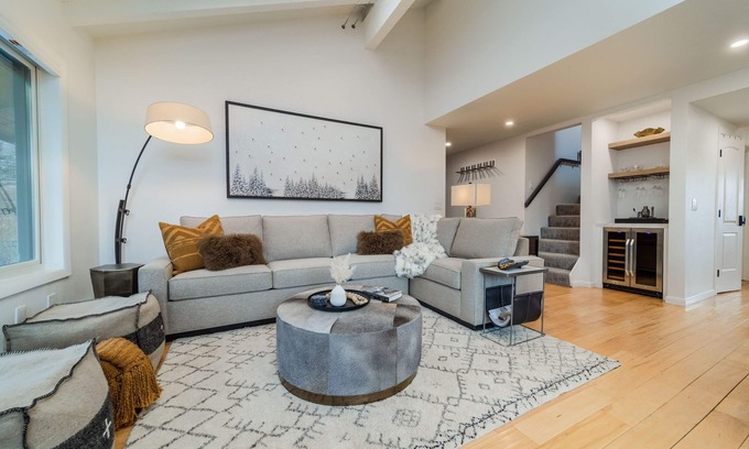 Snowmass Village Apartment | Renovated 3BR, 3BA Snowmass Condo