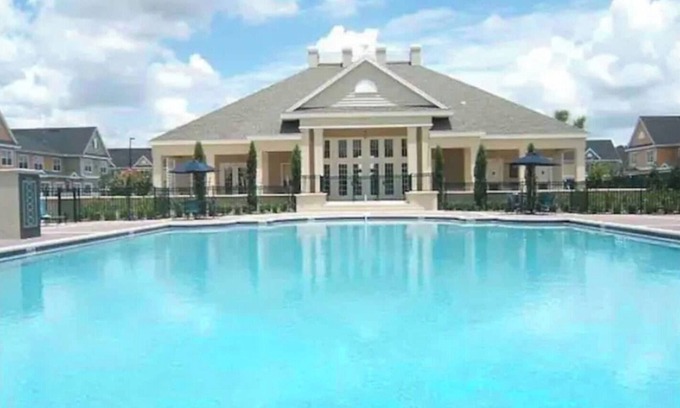 Venetian Bay Villages House | Renovated 4 bed/3 bath Townhome near Disney