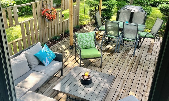 Meaford House | Renovated 5 bedroom, 2 bath house in Meaford. 4 min ride to beach, 20 to Blue Mt