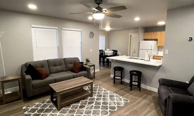 Meridian Apartment | Renovated and Comfortable-South Meridian. Close to everything.