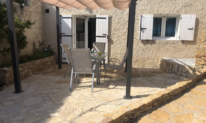 Carnoux-en-Provence Apartment | Renovated apartment with south-facing terrace in a quiet location near the beaches and Calanques of Cassis