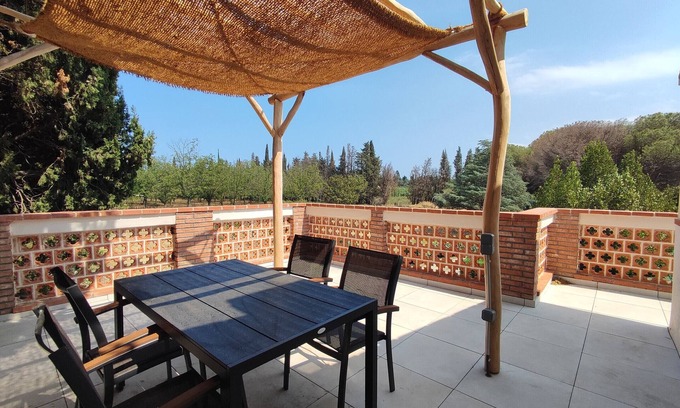 Palau-del-Vidre Apartment | Renovated apartment with AC, pool, WiFi and parking in Palau-del-Vidre
