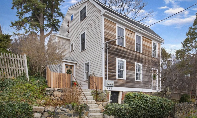 Marblehead Apartment | Renovated Apartment in Marblehead Historic District
