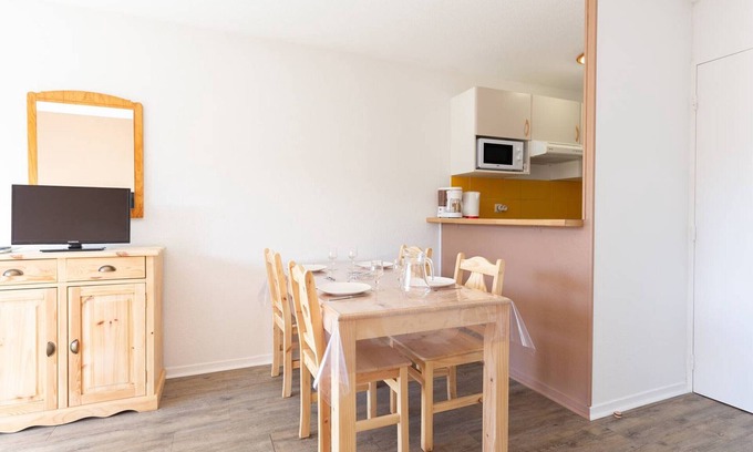 Germ Apartment | Renovated Apt in Peyragudes, Sleeps 6, Near Slopes, Ski Storage, Free Parking