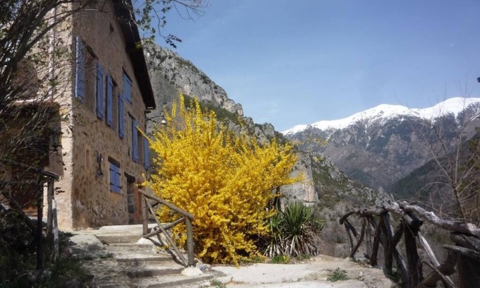 Roquebilliere House | Renovated barn facing the Mercantour peaks