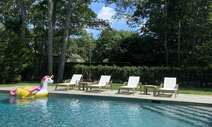 Wainscott Cottage | Renovated Beach-Lovers Cottage with Pool/South of the Highway