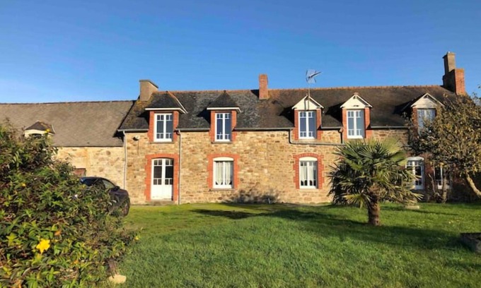 Beaussais-sur-Mer House | Renovated Breton farmhouse, sleeps 12 in Ploubalay