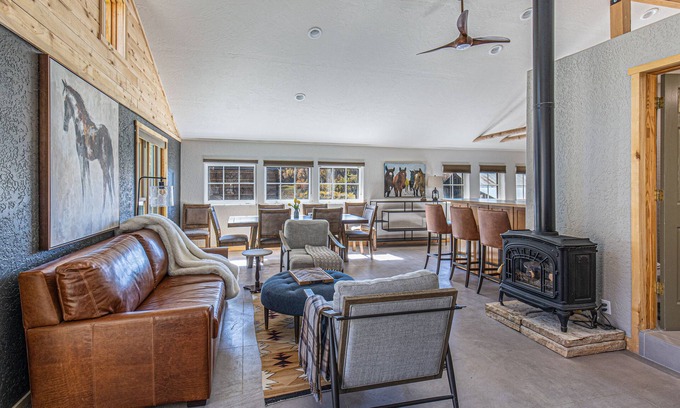 Cortez House | Renovated Cabin on 300 Acres - 20 Minutes to Durango