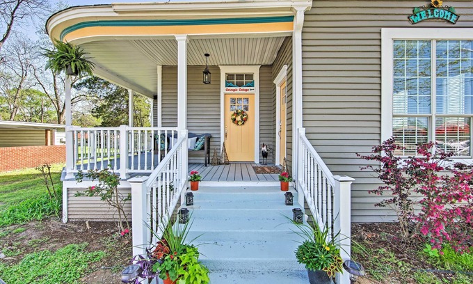 Winnsboro House | Renovated 'Carnegie Cottage' - Walk to Dtwn!