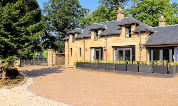 Cardross House | Renovated characterful coach house close to Loch Lomond and Helensburgh