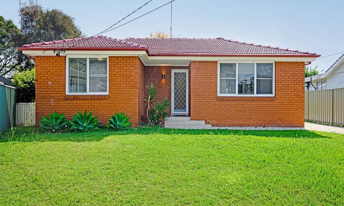 Blacktown House | Renovated charming home & private yard | Blacktown