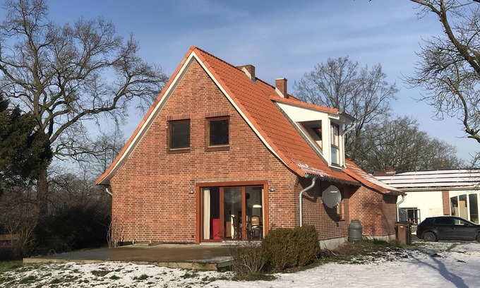 Borstel-Hohenraden House | Renovated clinker house near Hamburg