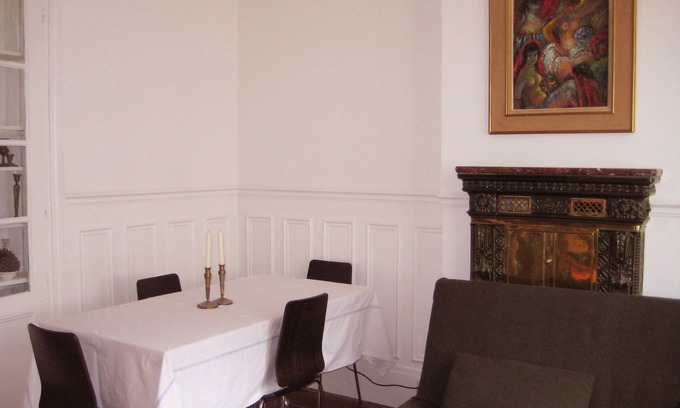 Clichy Apartment | Renovated, clean, old-world charm on Paris border; can sleep 5