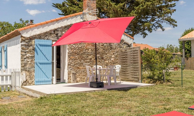 Bourgneuf-en-Retz Cottage | Renovated Cottage Near Marshes, 12 km from Beach, Private Terrace, Garden, WiFi, Baby-Friendly