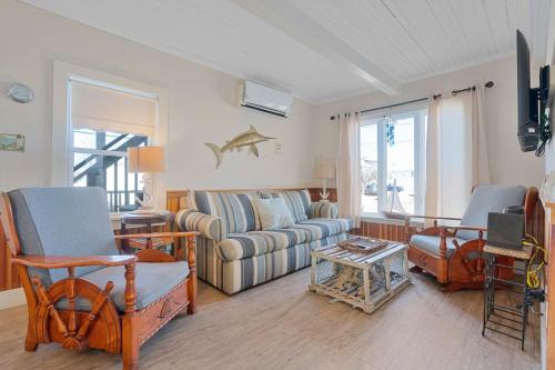 Camp Ellis House | Renovated Coastal Haven Camp Ellis Classic Escape