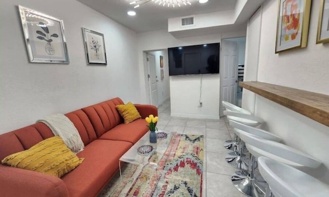 Northwest Orlando House | Renovated College Park home Sleeps10 close to WP