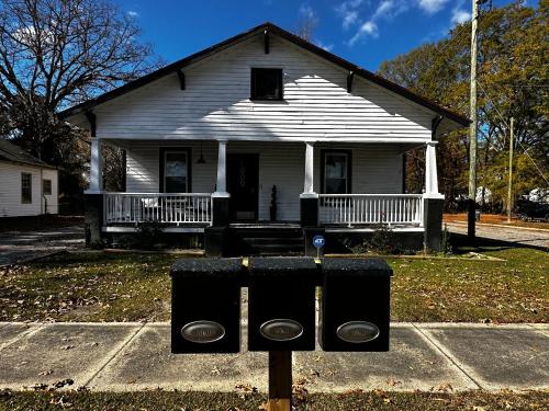 Rocky Mount House | Renovated,Comfortable and Convenient Experience