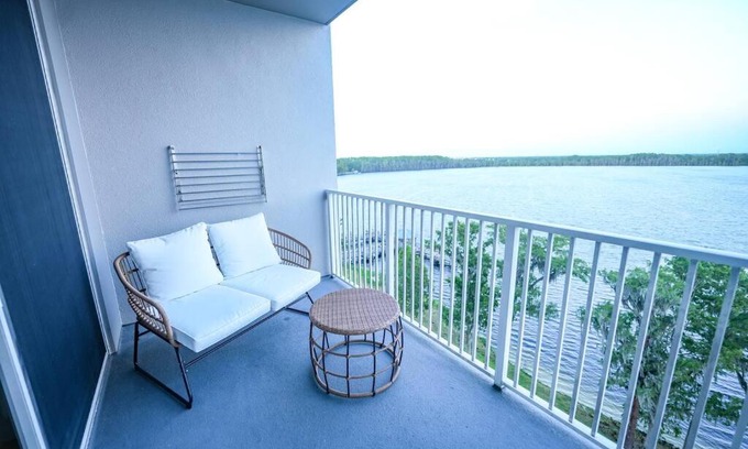 Florida Central Atlantic Coast Apartment | Renovated Condo Blue Heron 5 pax