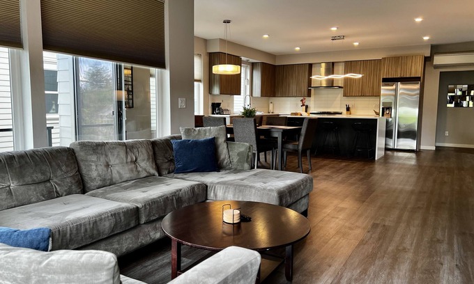 Concordia House | Renovated Contemporary Home in the Alberta Arts District