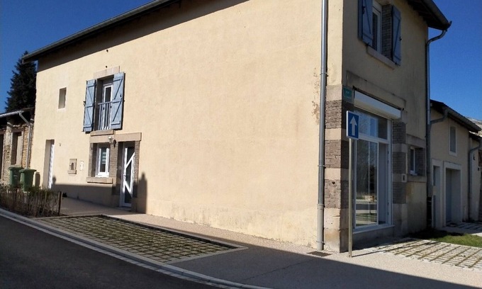 Nonsard-Lamarche Cottage | Renovated cottage in Nonsard-Lamarche near Lake Madine, pets allowed, 4 ppl