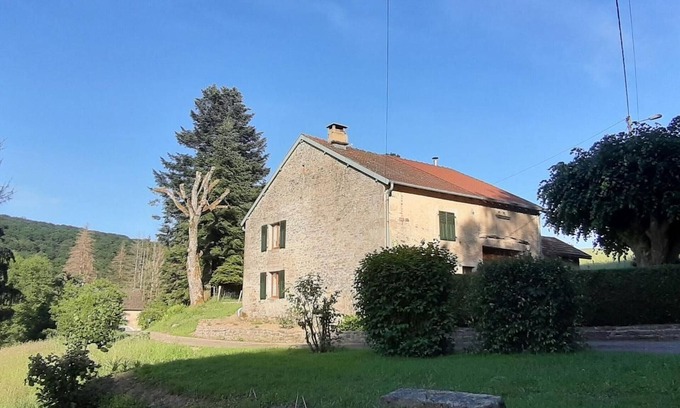 La Vaivre Cottage | Renovated cottage in the tranquil Southern Vosges