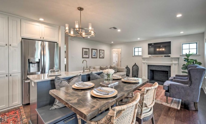 College Hills Estates House | Renovated Cottage with Patio by TX AandM Campus!