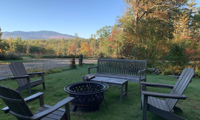 Dublin House | Renovated Cottage w/spectacular mountain view