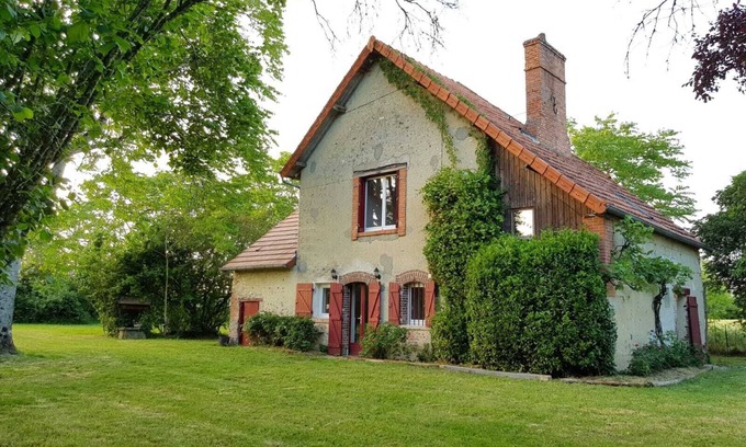 Saint-Eloy-de-Gy House | Renovated country house, 8 km from Bourges, all comforts