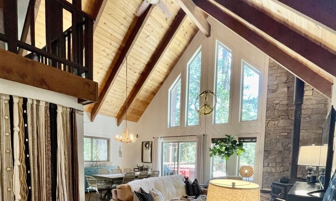 Arnold Ski Chalet | Renovated, cozy Chalet in Blue Lake Springs with SPA!