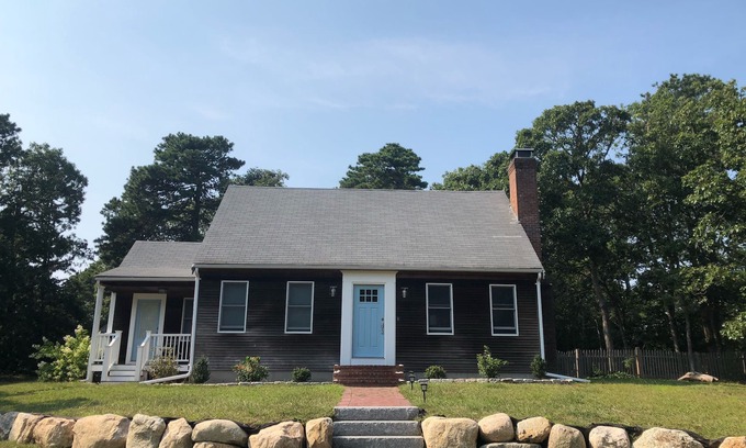 Eastham House | Renovated Eastham home on quiet cul-de-sac near bike trail and ocean beaches