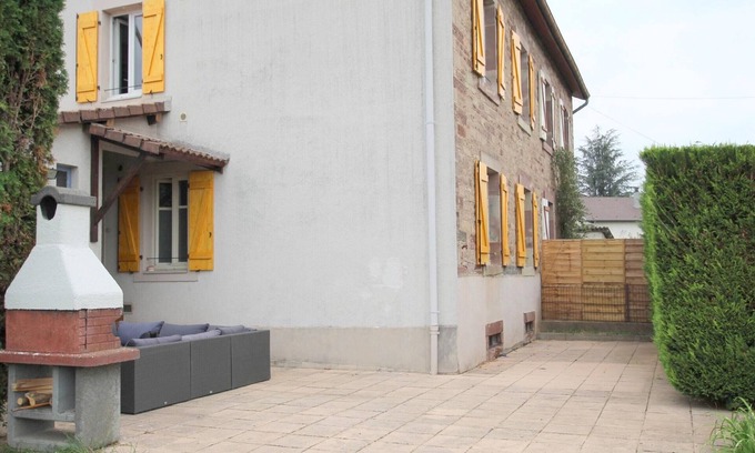 Luxeuil-les-Bains Apartment | Renovated Family Apartment with Garden & BBQ, Luxeuil-les-Bains