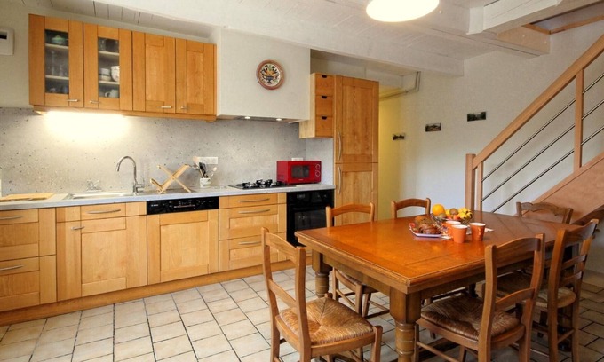 Gourgeon Cottage | Renovated family cottage with garden in the heart of the Saône Valley