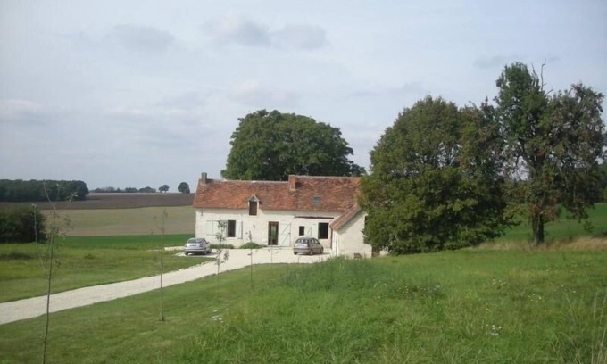Palluau-sur-Indre Cottage | Renovated farm in peaceful setting with internet and large outdoor area