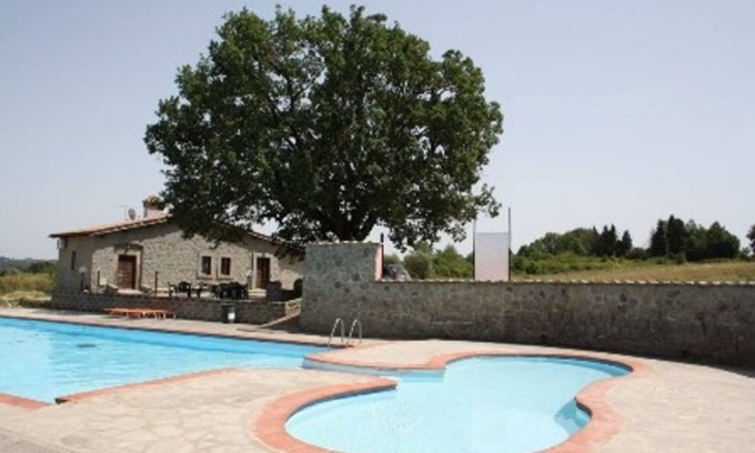 Bomarzo House | RENOVATED FARMHOUSE ON THE POOL EDGE