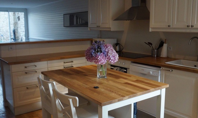 Barfleur House | Renovated fisherman's cottage - ideal location - Barfleur