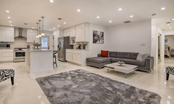 Griffith House | Renovated Griffith Family Home in Chicagoland Area