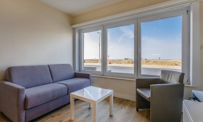 Koksijde-Bad Apartment | Renovated ground-floor apartment in Koksijde