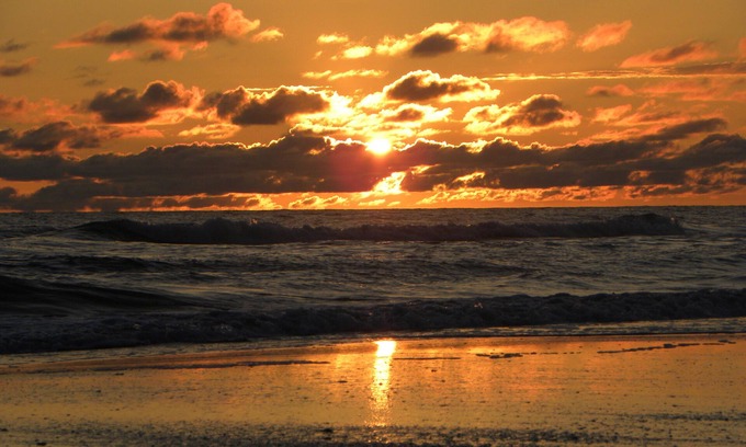 Redington Shores Condo | Renovated Gulf Front Condo - April and May Dates Available - POOL IS OPEN