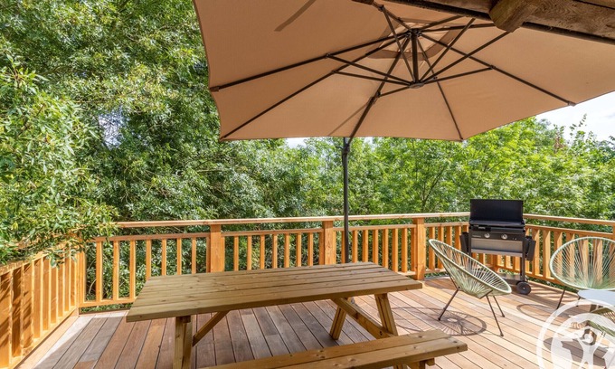 Chalonnes-sur-Loire Cottage | Renovated Holiday Home on Chalonnes Island, Terrace, BBQ, Bikes Available